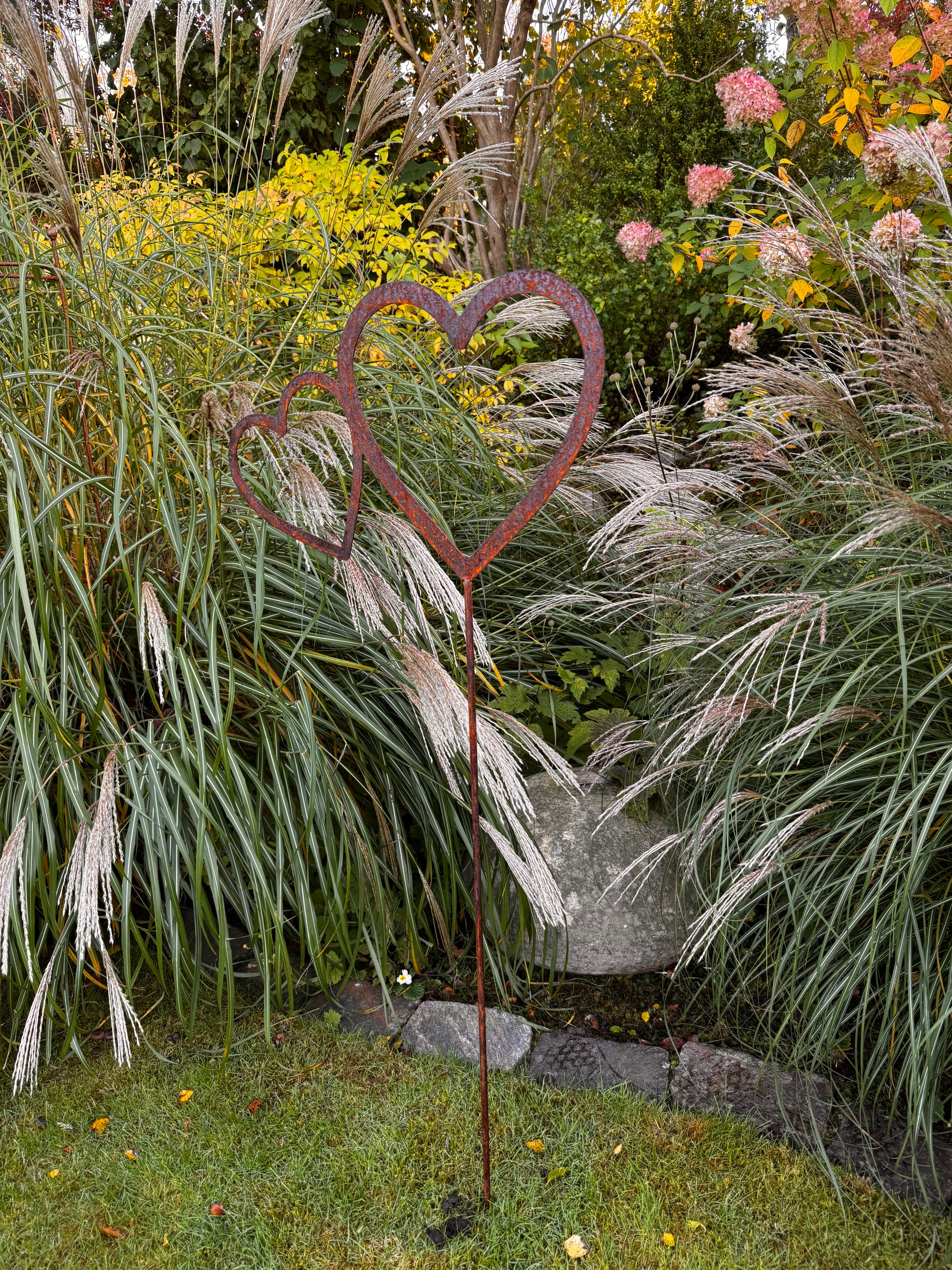 Doppeltes Herz Stabstecker aus Cortenstahl