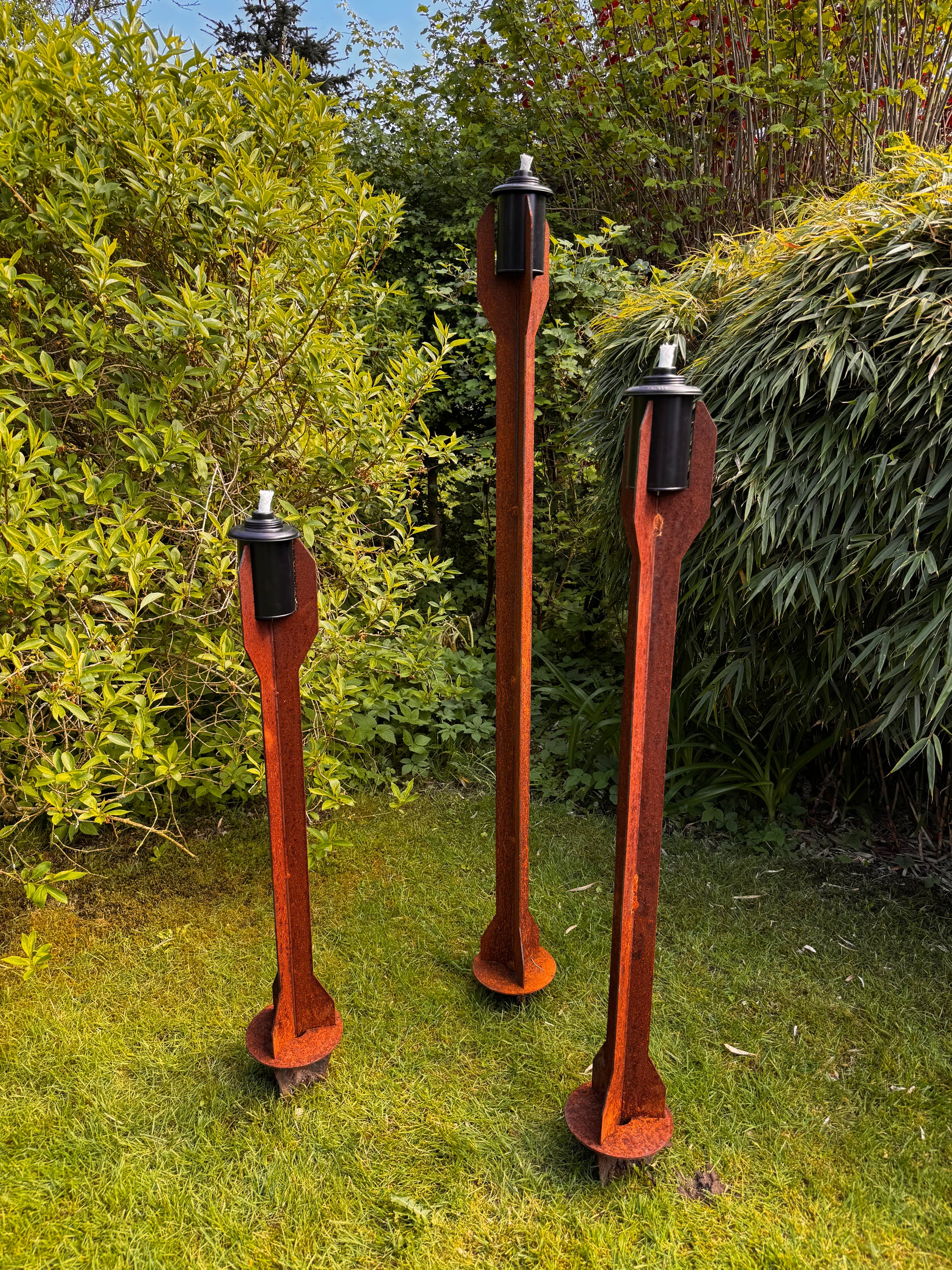 Fackeln aus Cortenstahl – für besondere Gartenmomente!
