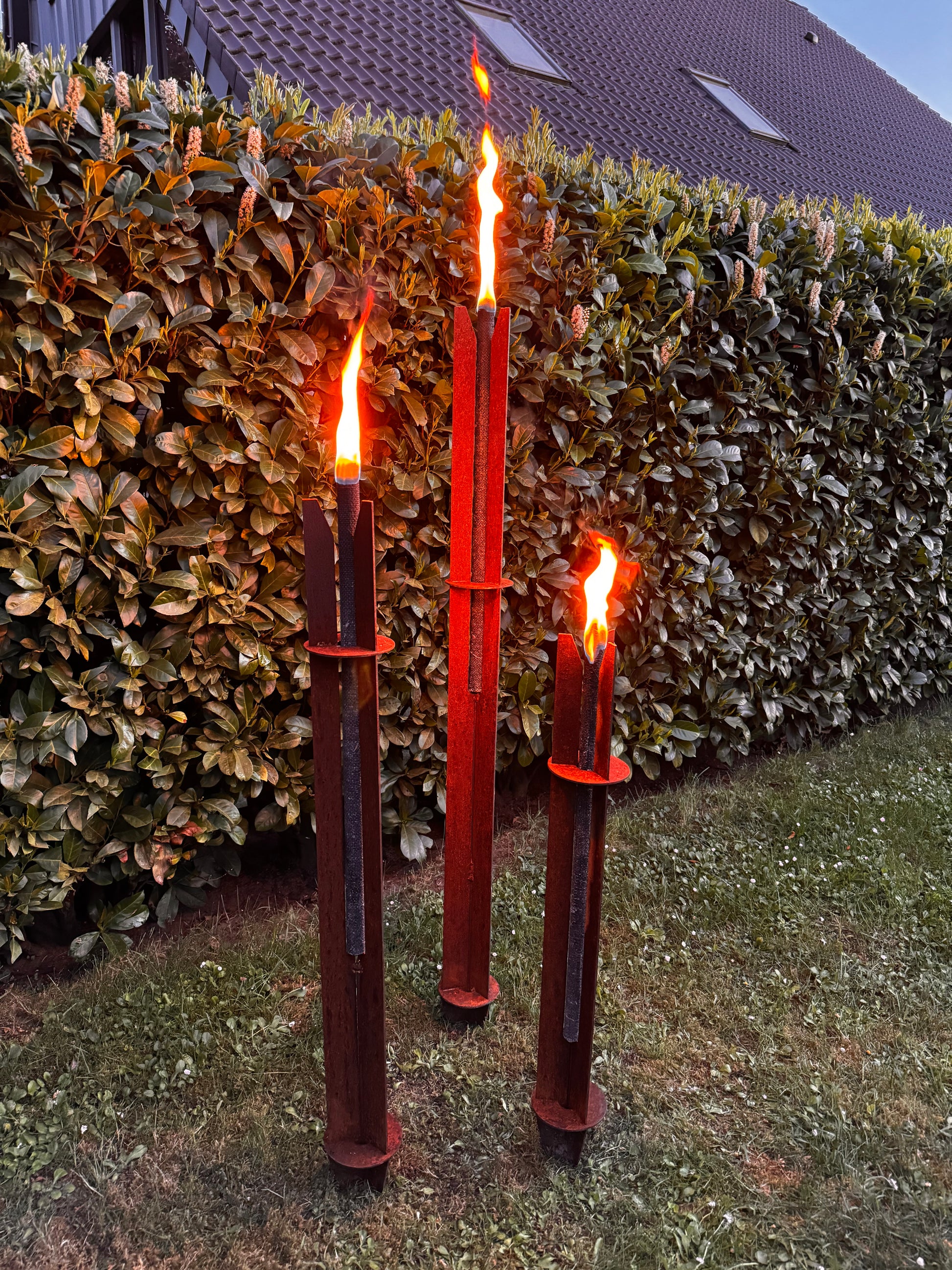 Fackeln aus Cortenstahl – für besondere Gartenmomente!