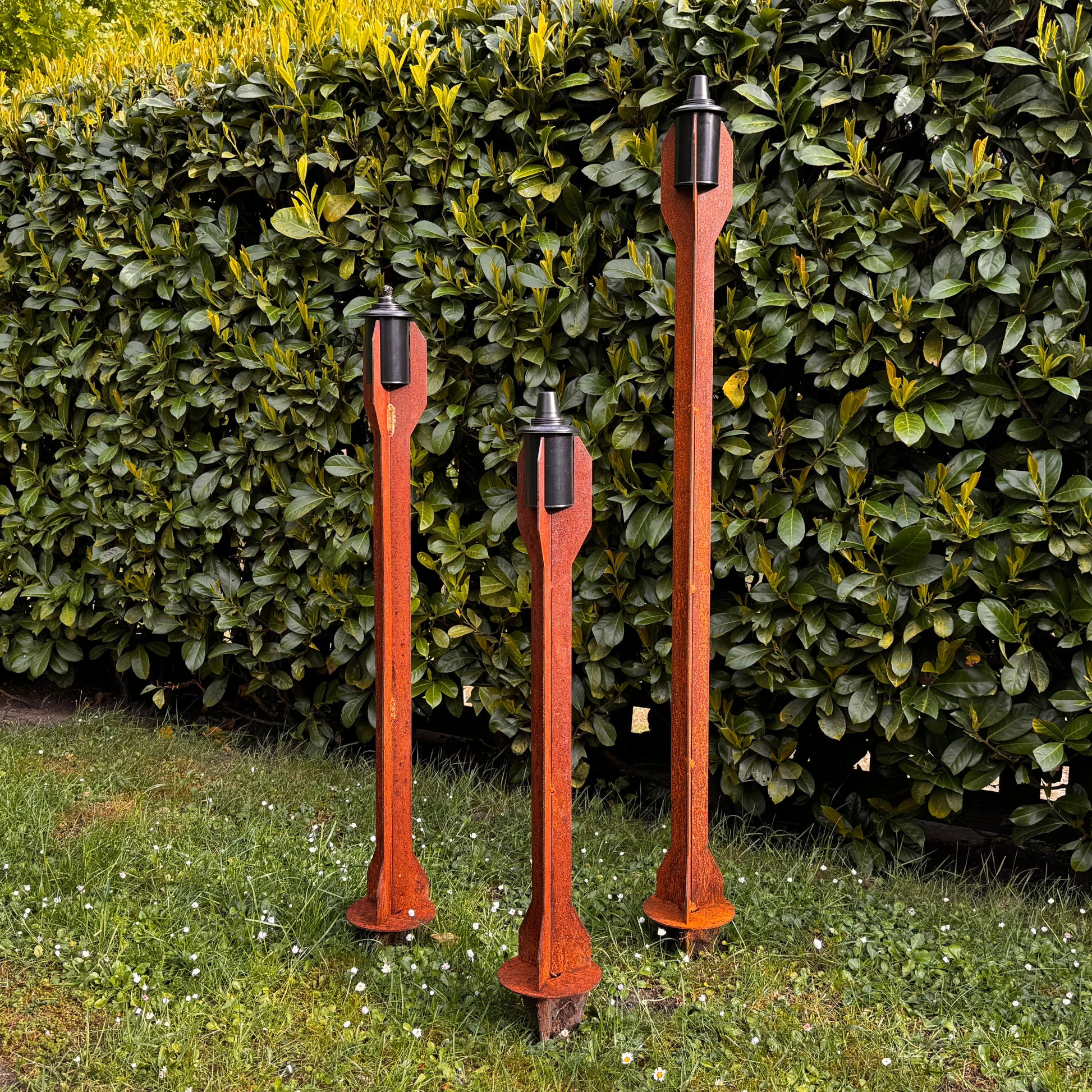Fackeln aus Cortenstahl – für besondere Gartenmomente!