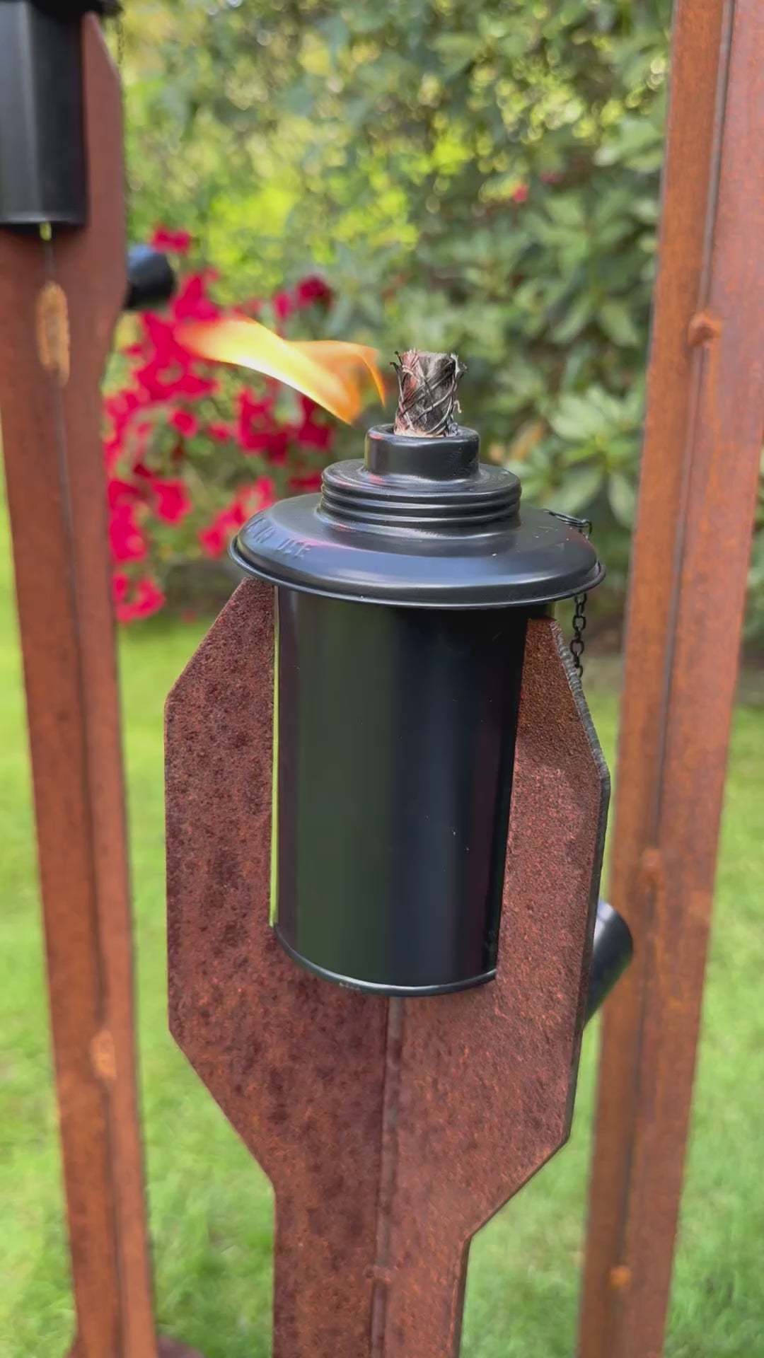 Fackeln aus Cortenstahl – für besondere Gartenmomente!